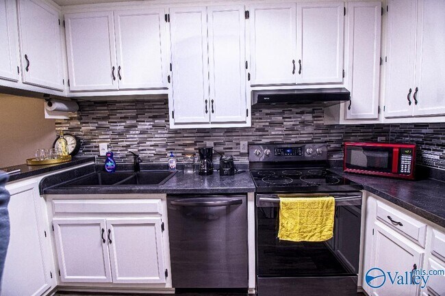 Building Photo - 2126 Belle Grove Dr SW