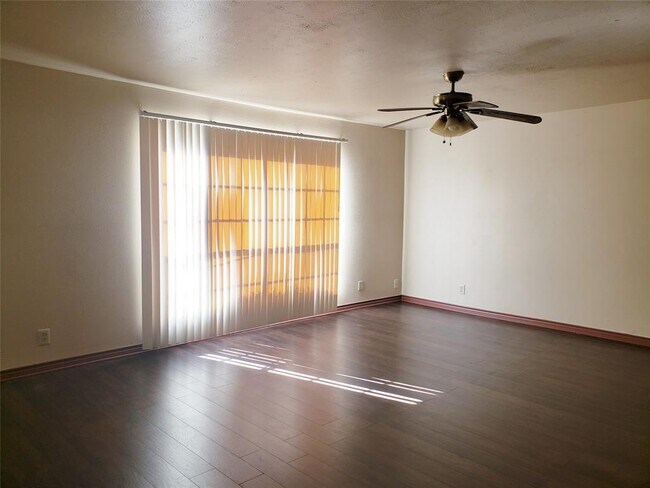 Foto del edificio - 4172 Belle Park Dr