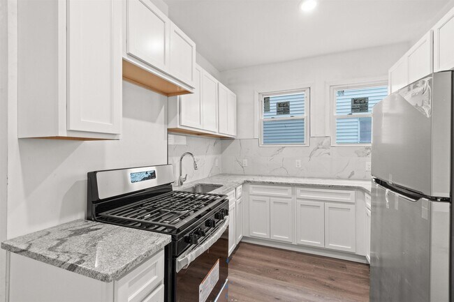 Foto del edificio - 94 Stevens Ave