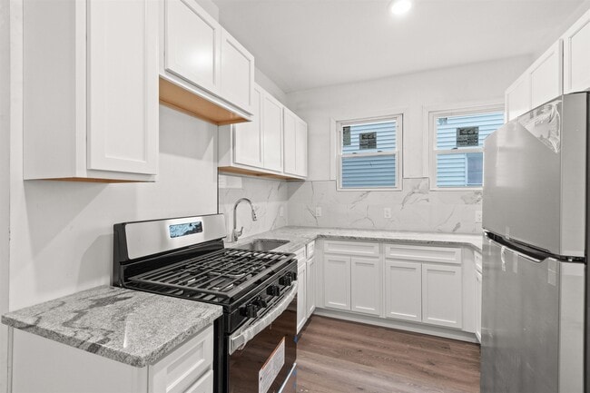 Building Photo - 94 Stevens Ave