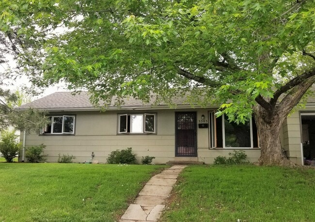 Cozy 3 Bedroom Home Near Hampden and I-25.... - Cozy 3 Bedroom Home Near Hampden and I-25....