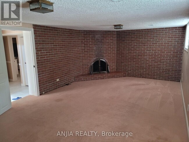 Building Photo - 1299 Shamir Crescent