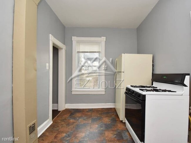 Building Photo - 2 br, 1 bath House - 2824 Belmont Ave