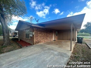 Building Photo - 343 Bobolink Dr