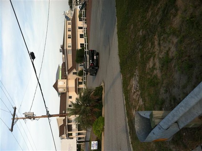  - 328 Cedar Pt