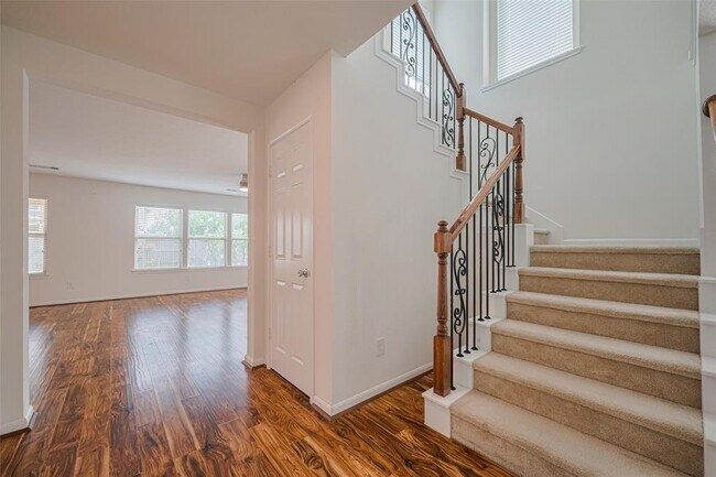 Building Photo - 19011 Tower Rose Ct