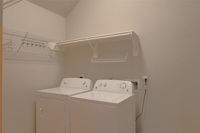 Foto del edificio - 2107 Sherbrook Park Ln