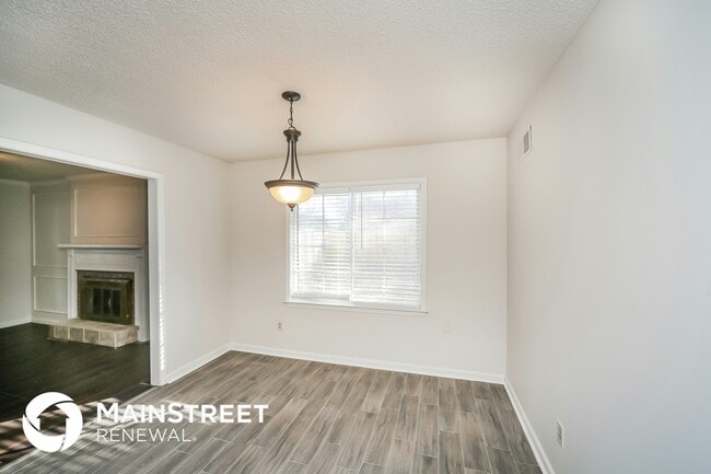 Building Photo - 6145 Shadowfall Cove