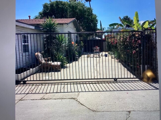 3 car Driveway - 4577 50th St
