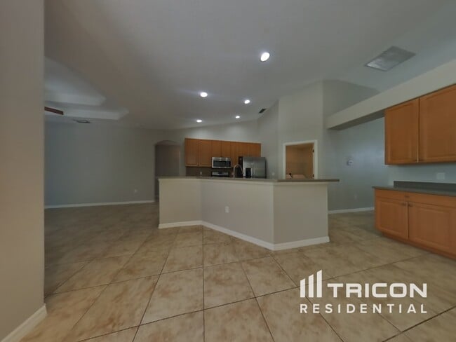 Building Photo - 12229 Helios Ave
