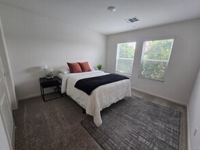 Building Photo - 9722 Packwood Dr