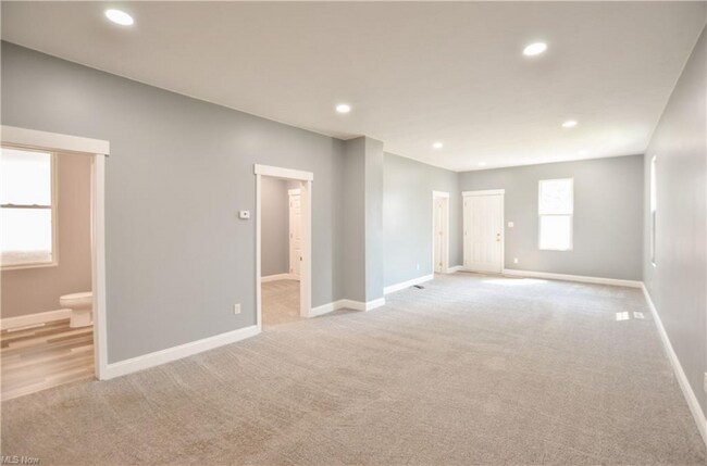 Foto del edificio - 609 Broadway St