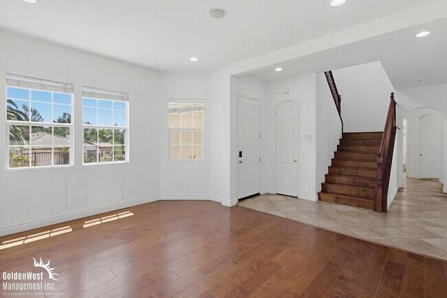 Foto del edificio - Elegant 5Bdm 3Ba Hilltop Home In Fallbrook!