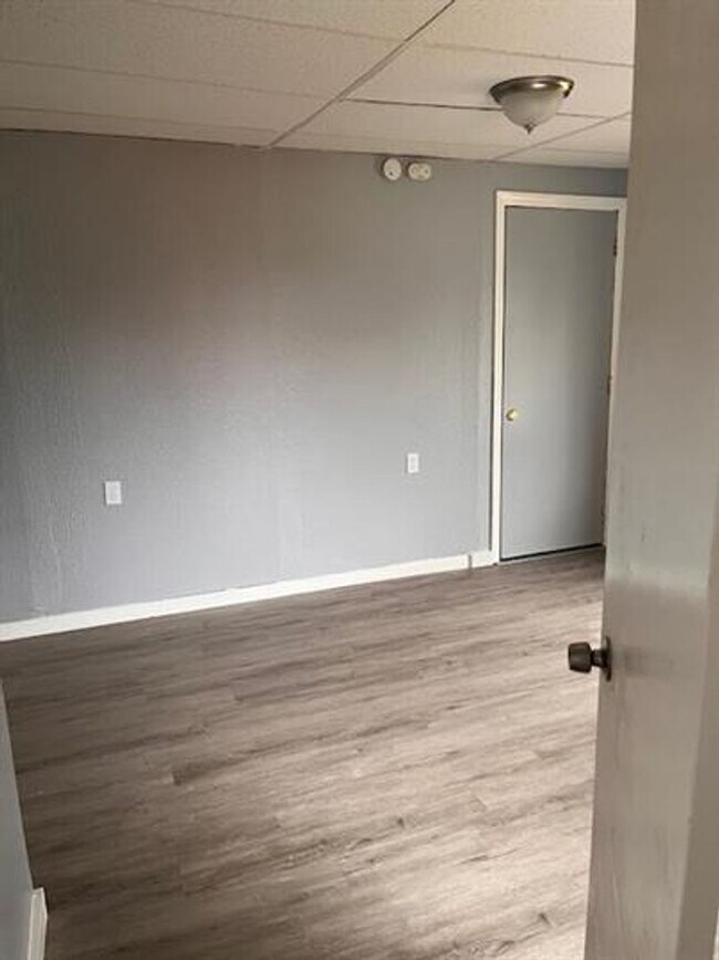 Building Photo - 27 N 11th St