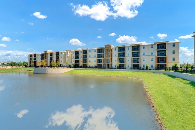 Foto del edificio - Clyde Morris Senior Living Apartments