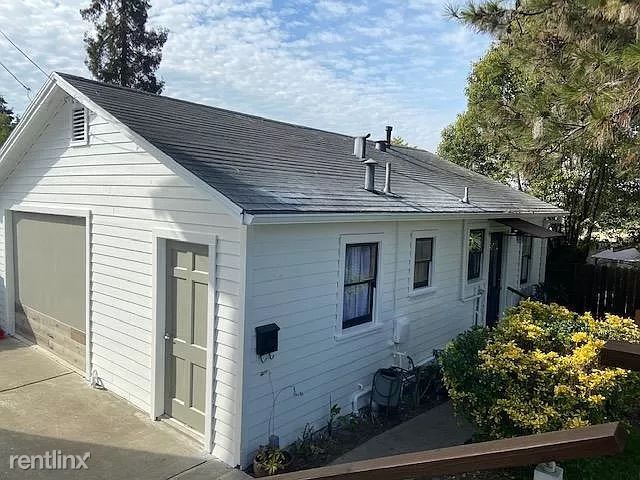 Foto del edificio - 1 br, 1 bath House - 19469 Center St