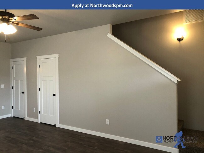 Building Photo - Beautiful Newer Build 3 Bedroom 2.5 Bath 2...