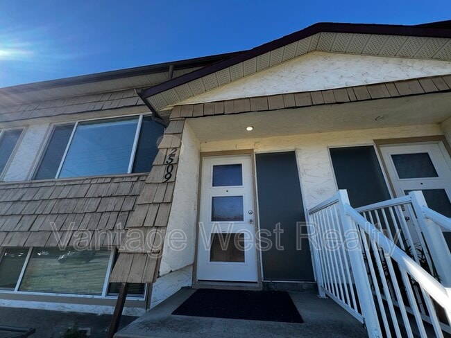 Building Photo - 2509 Delray Rd