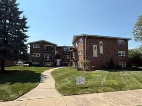 Building Photo - 5610 6th Ave