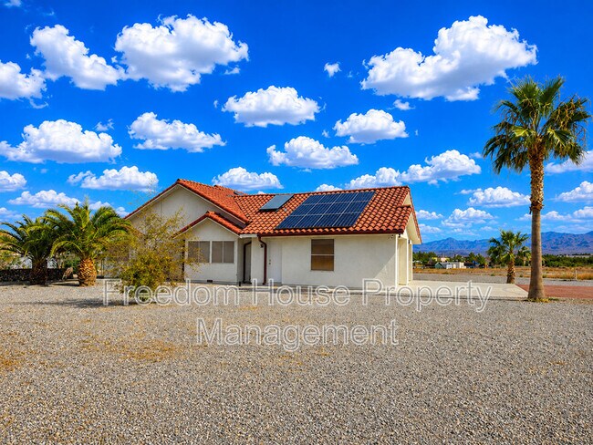 Building Photo - 2060 River Plate Dr