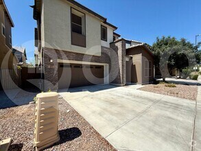 Building Photo - 735 W Derringer Way