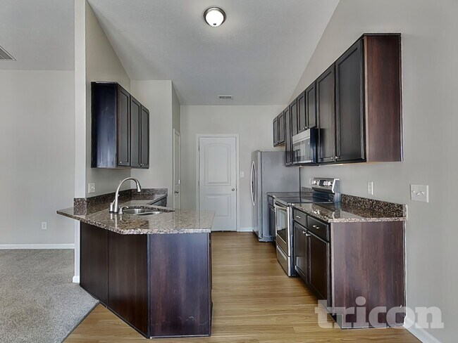 Foto del edificio - 4907 Long Iron Dr