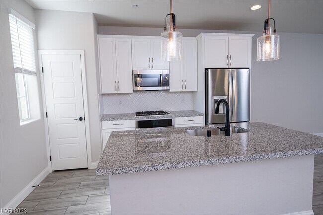 Foto del edificio - 96 Kimberlite Dr