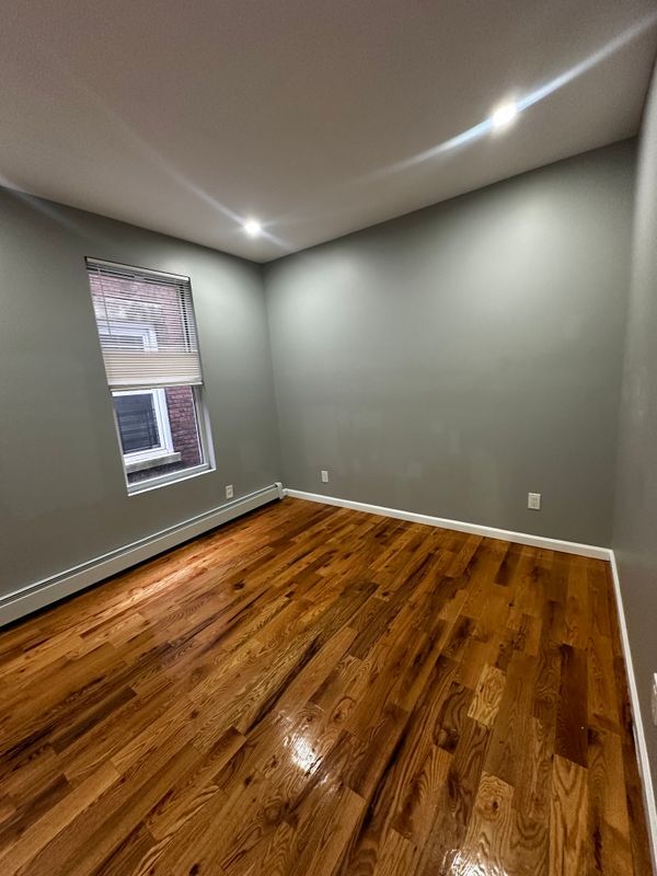 Foto del edificio - 2673 Bainbridge Ave