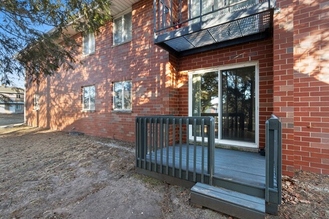Building Photo - East Shore Apartments