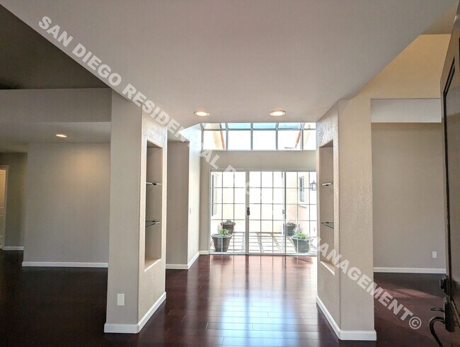 Foto del edificio - Gorgeous Remodeled Home In Rancho Bernardo...