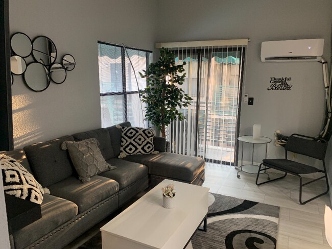 Foto del edificio - 510 Elm Dr