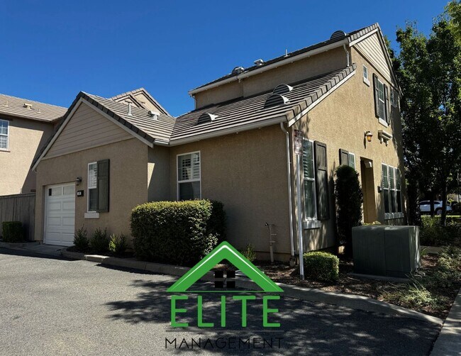 Foto del edificio - Gated community!! Move-in ready 3 bedroom ...