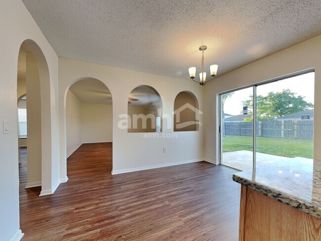 Foto del edificio - 3416 Steelgate Ct