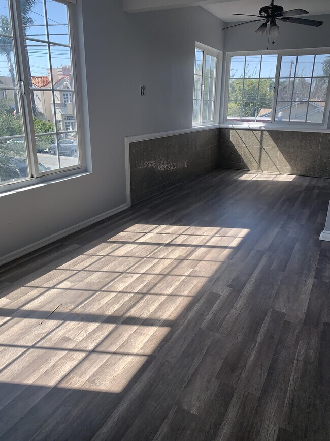 Foto del edificio - 3700 E 4th St