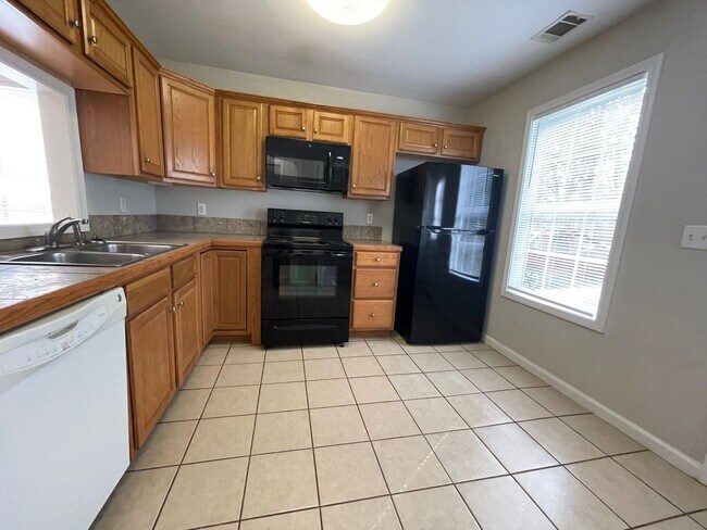 Building Photo - PRE-LEASING FOR AUGUST 2026!