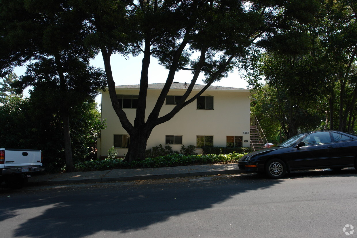 Building Photo - 4341 Beresford