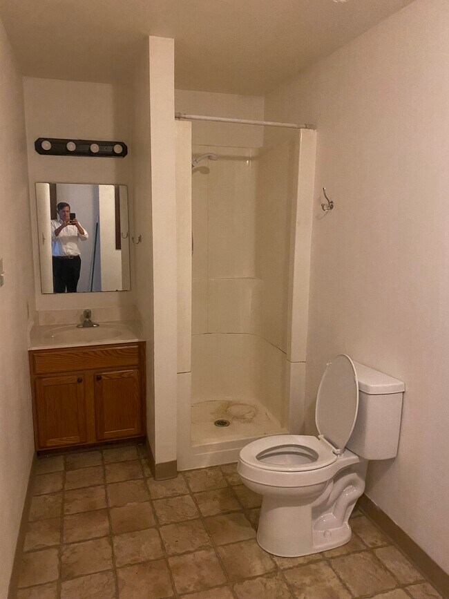 Foto del edificio - 2118 Louis Cir
