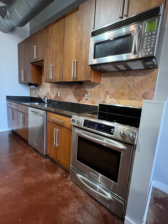Kitchenaid appliances - 1122 Jackson St
