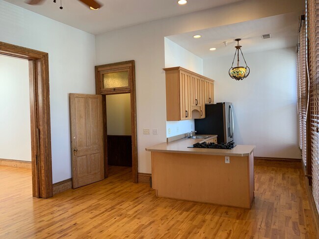 Foto del edificio - 407 N Main St