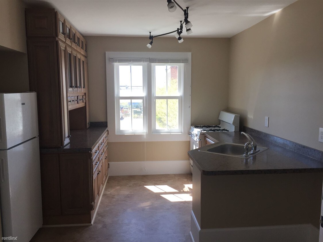 Building Photo - 414 Waukazoo Ave