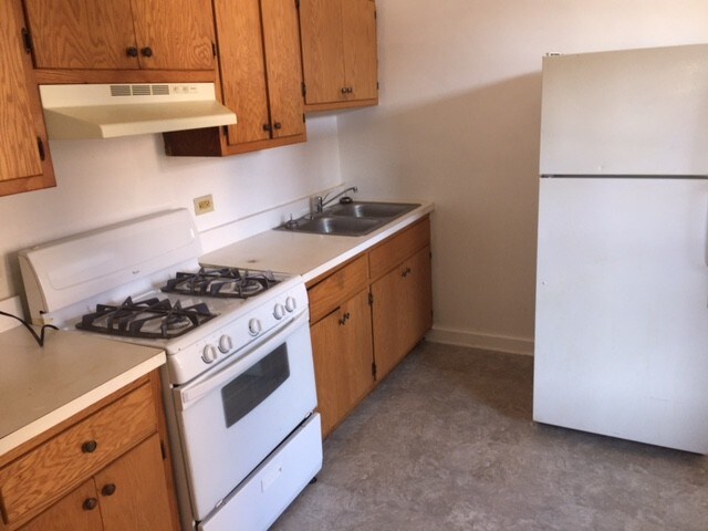 Primary Photo - 2409 E 76th St