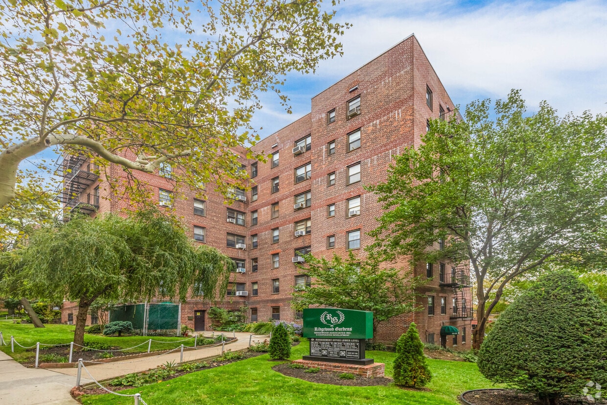 5224 65th Pl - Co-op - Ridgewood Gardens