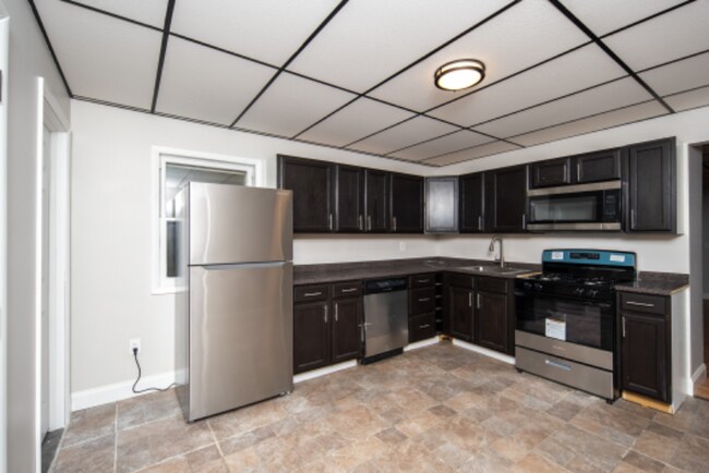 Building Photo - 298 Remsen St