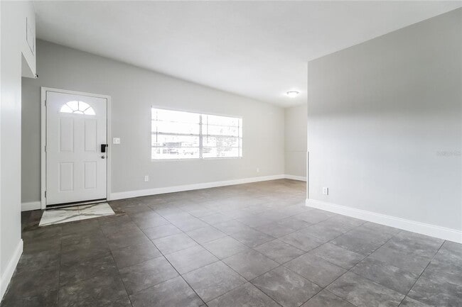 Foto del edificio - 613 Morocco Ave