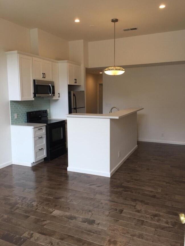 Building Photo - 2 bedroom in San Francisco CA 94118