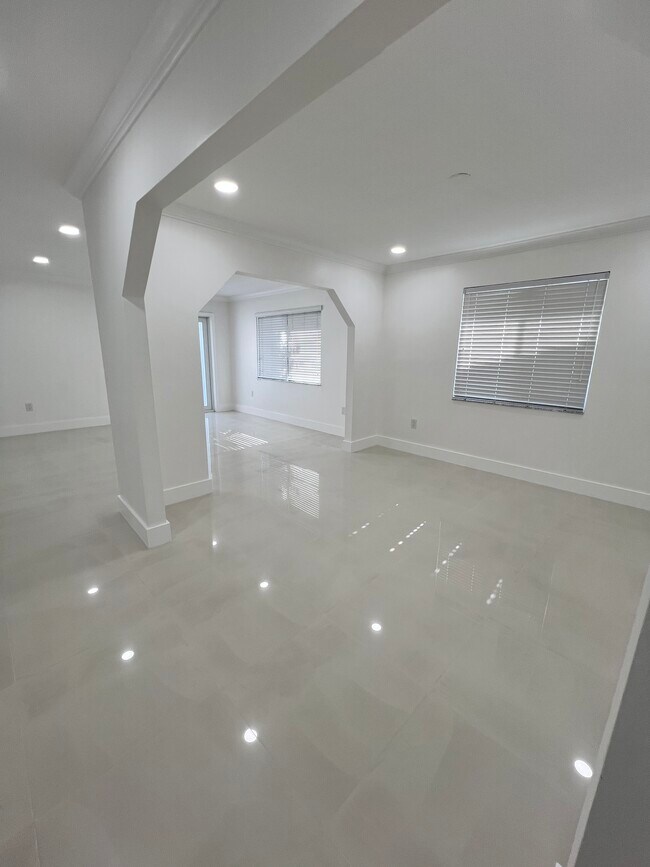 Foto del edificio - 3042 SW 16th Ter