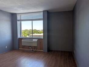 Building Photo - 7520 Hornwood Dr