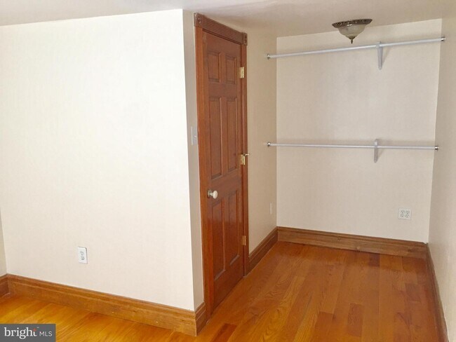 Foto del edificio - 2320 E Gordon St