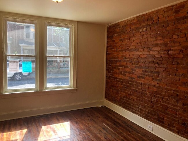 Building Photo - 422 Nevin St