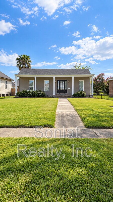 Building Photo - 5815 Catina St